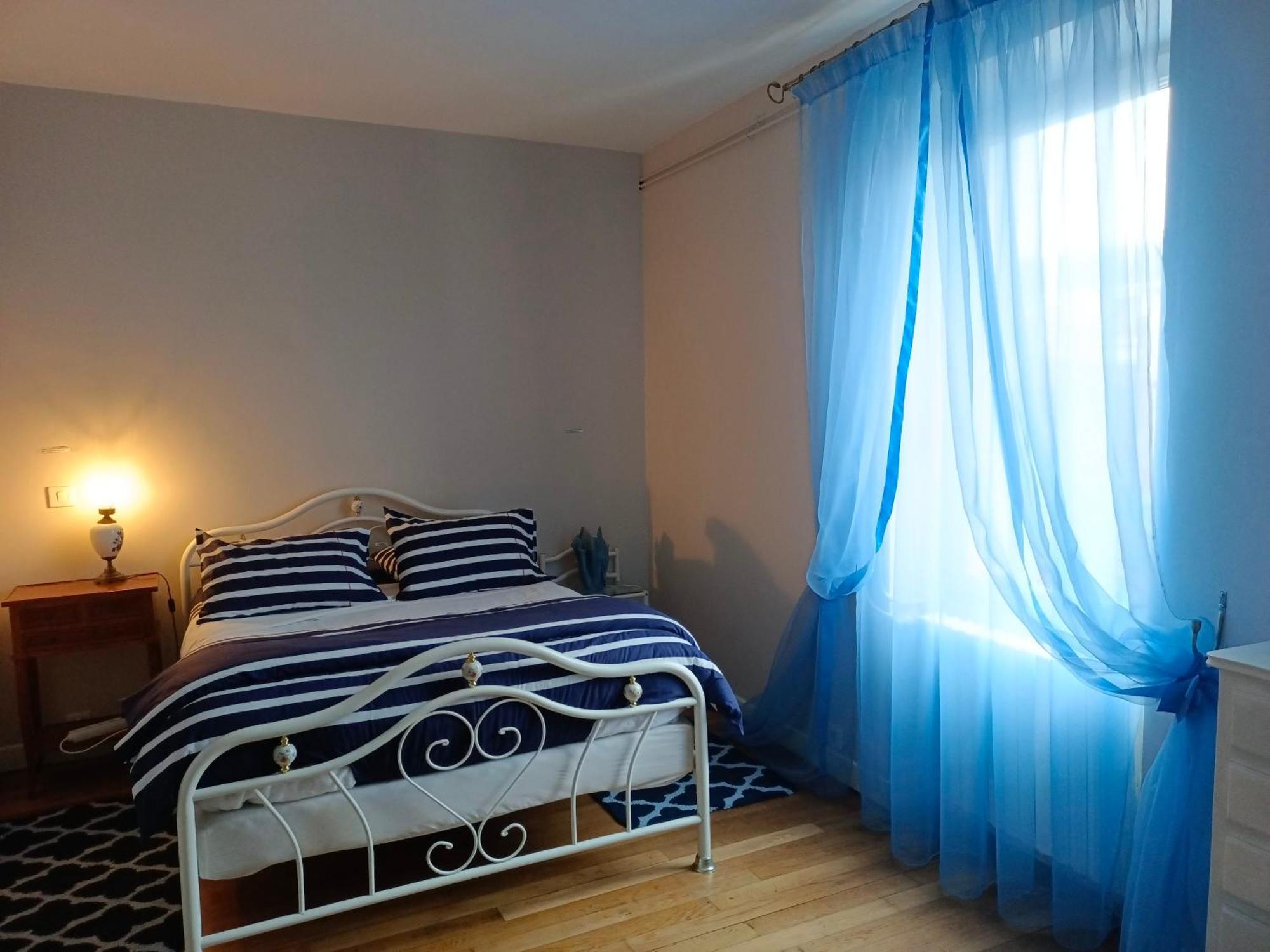 L'Escale Apartment Bourges Bagian luar foto